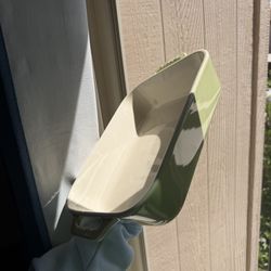 2.5 QT Light green baking dish