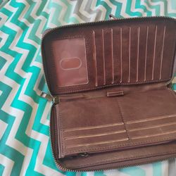 Brand New Ladies Zipped Wallet 