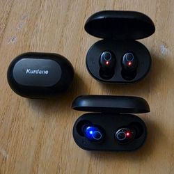 Kurdene S8 wireless earbuds.
