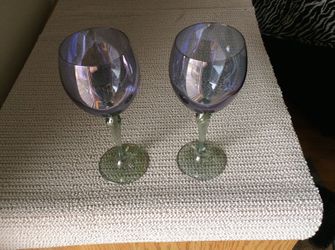Colony wine glasses (2)