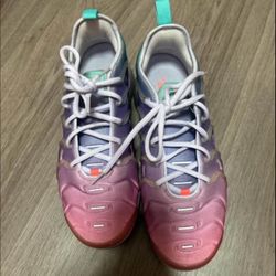 Women’s 9.5 vapor max plus cotton candy