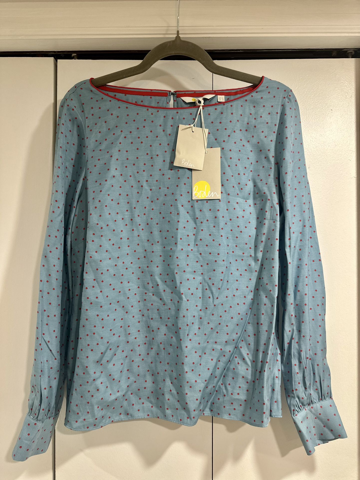 Boden Women’s Long Sleeves Round Neck Blouse Top . Size 8 