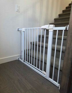 Wide Adjustable Pet Gate / Baby Gate - Fits Openings 26” - 40”