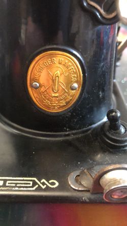 Singer 221 featherweight sewing machine