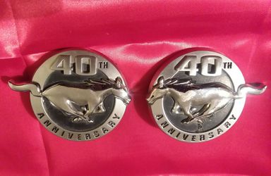 2004 FORD MUSTANG SELLING 40TH ANNIVERSARY EMBLEMS