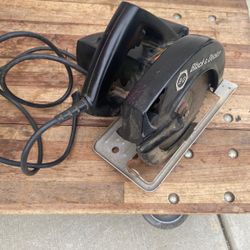 Working Skilsaw