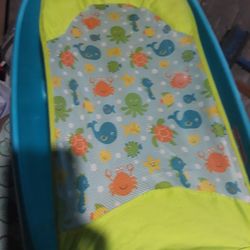 Baby Bathing Tub Almost New 