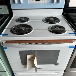 Brand New Electric Range 220v