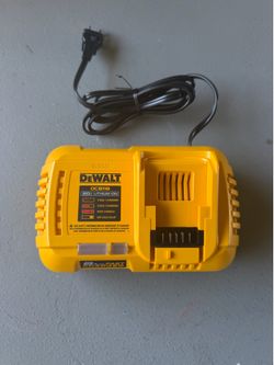 DEWALT Fast Charger