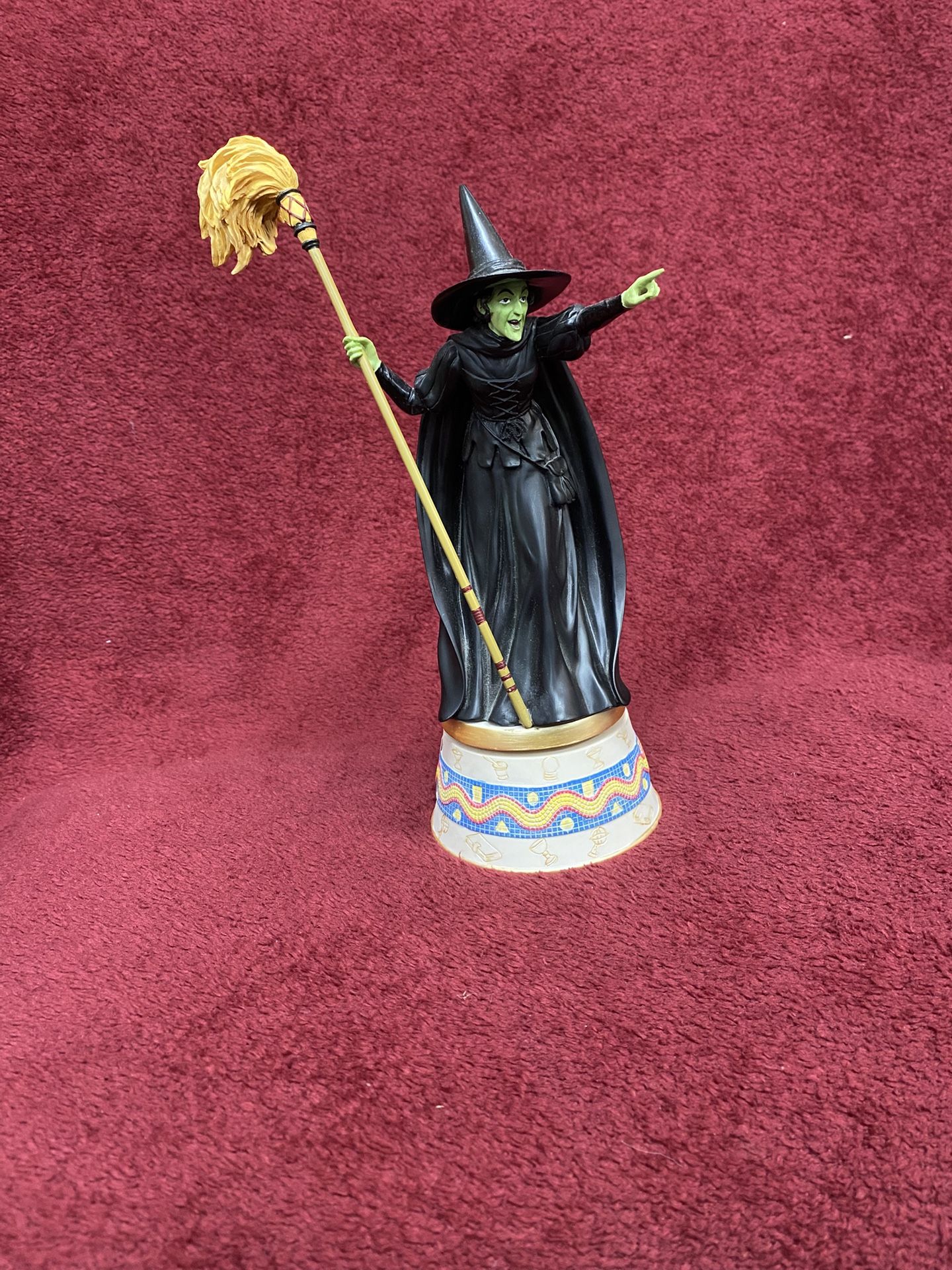 WICKED COLLECTORS STATUE 