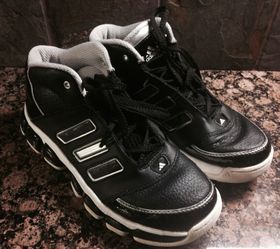 Adidas boys sneakers size 3.5