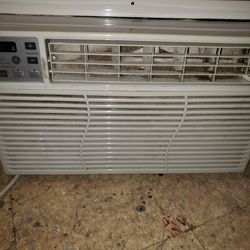 8000 Btu  Window AC Unit