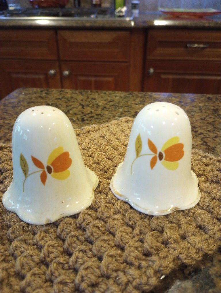 Hall China Autumn Leaf Salt And Pepper Shakers