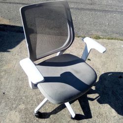 White Office Chair 20.00