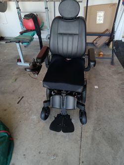 Quicki Q300m Mini Wheel Chair
