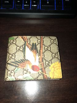 Gucci Tian GG Supreme wallet