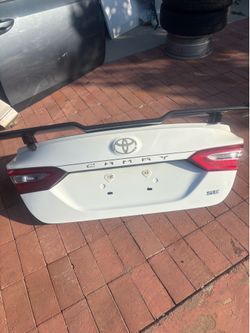 TRUNK 2018-2024 TOYOTA CAMRY  (WHITE).