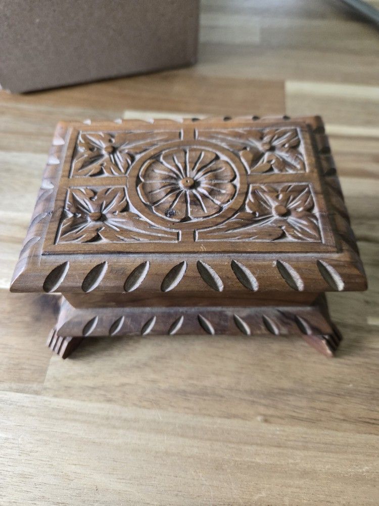 Vintage Hand Carved Pigot Dark Wood Footed Hinged Trinket Box