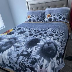 Queen Bed Set With Mattress, Dresser And Mirror! 4pc Bar Stool Set Color Orange 