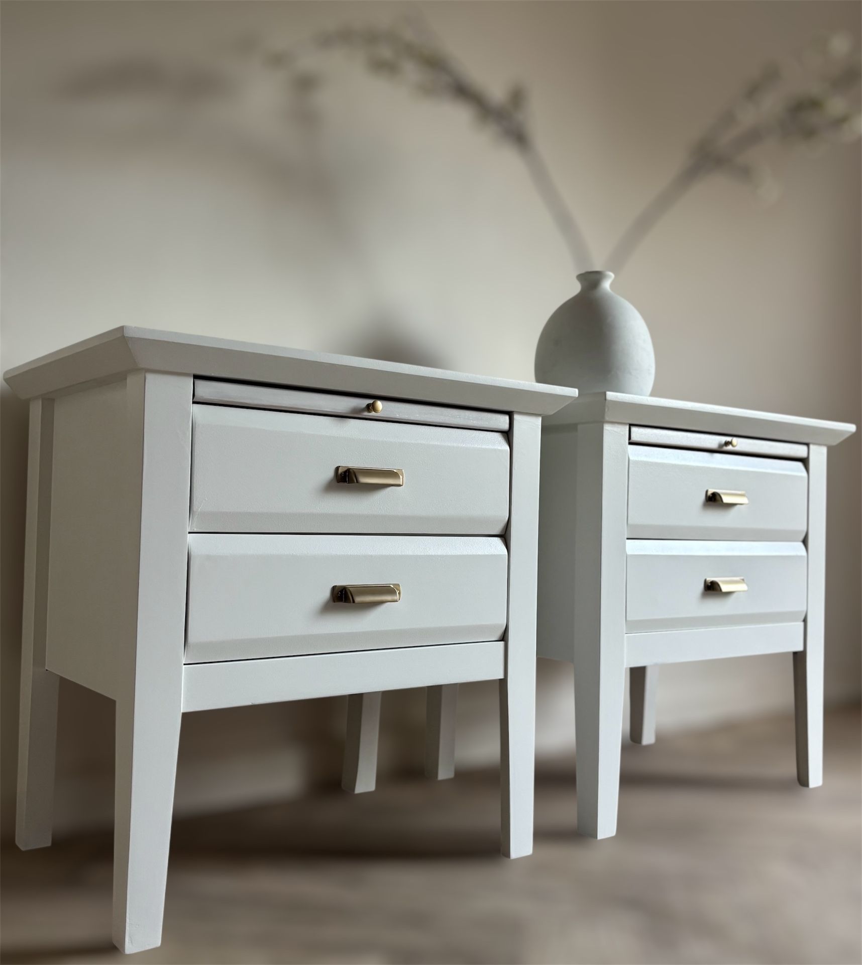 Nightstands/End Tables/ Bedside Tables/Side Tables/MCM/White/Coastal/Dressers/Modern