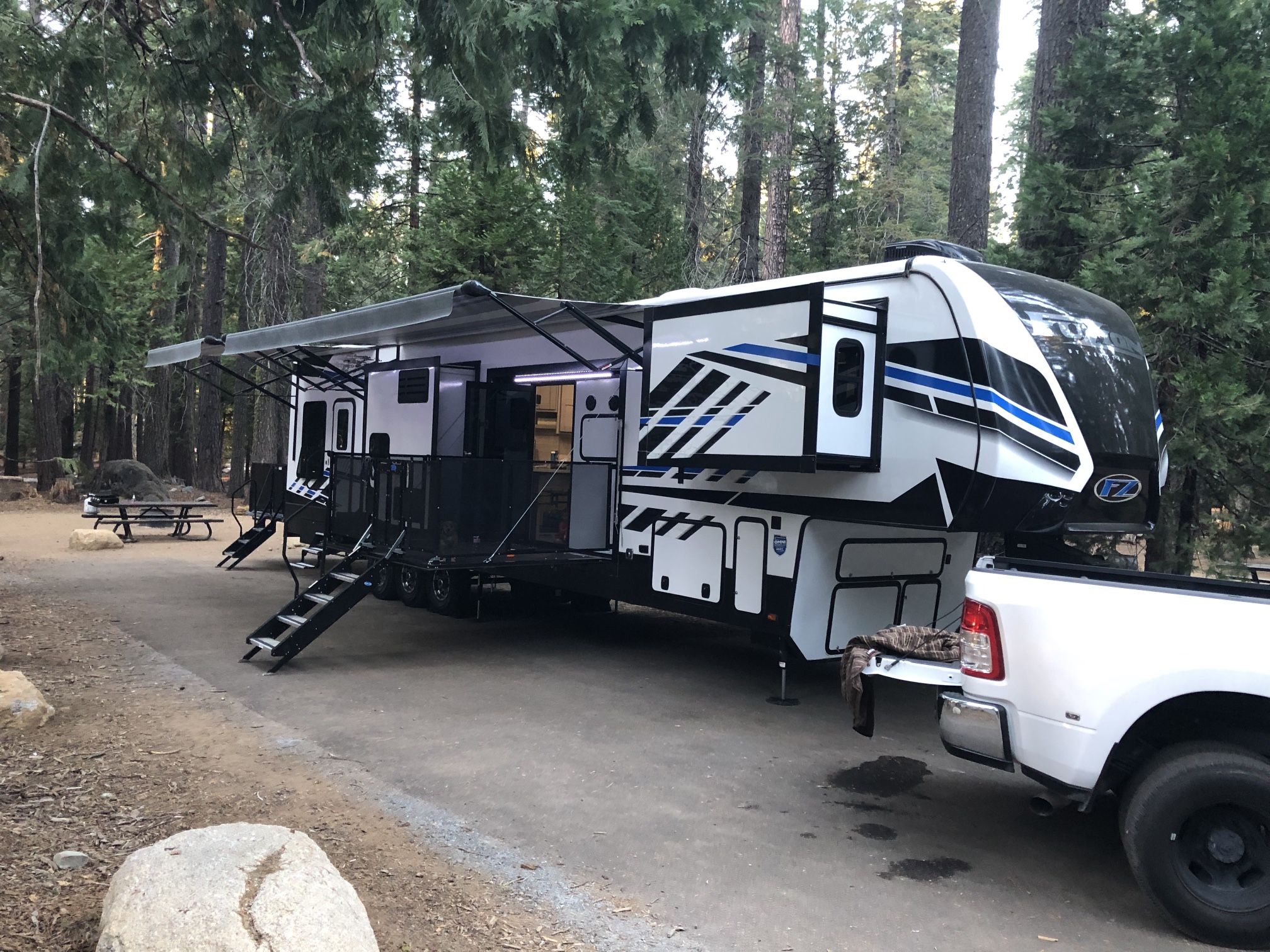 2022 Keystone Fuzion 424
