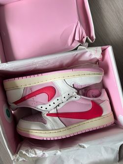 Size 7.5 women jordan 1 low