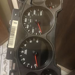07-13 Chevy Siverado Instrument Cluster