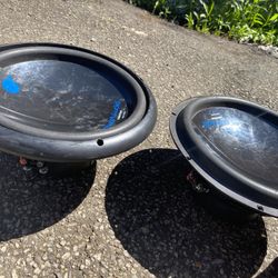 2 / 12s PLANET AUDIO SPEAKERS WITH DUAL SIDED SUBWOOFER And 2500 AMPLIFIER