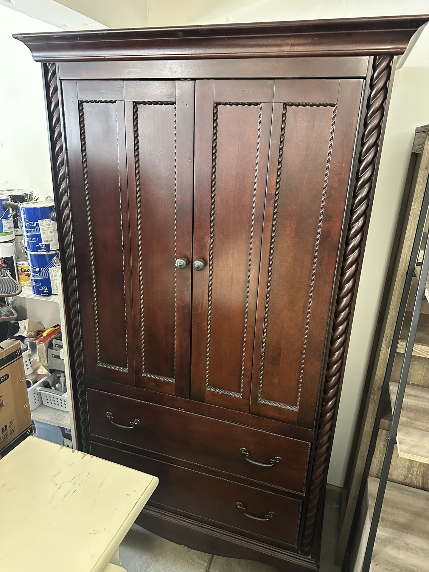 Armoire