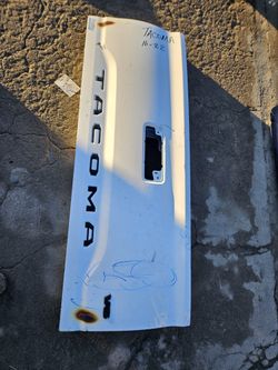 Toyota Tacoma Tailgate Oem