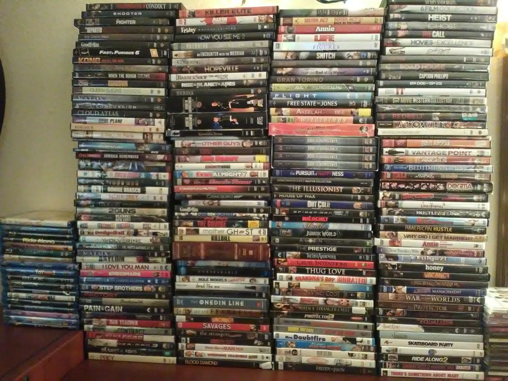 LOT OF 205 DVDS AND BLU-RAYS