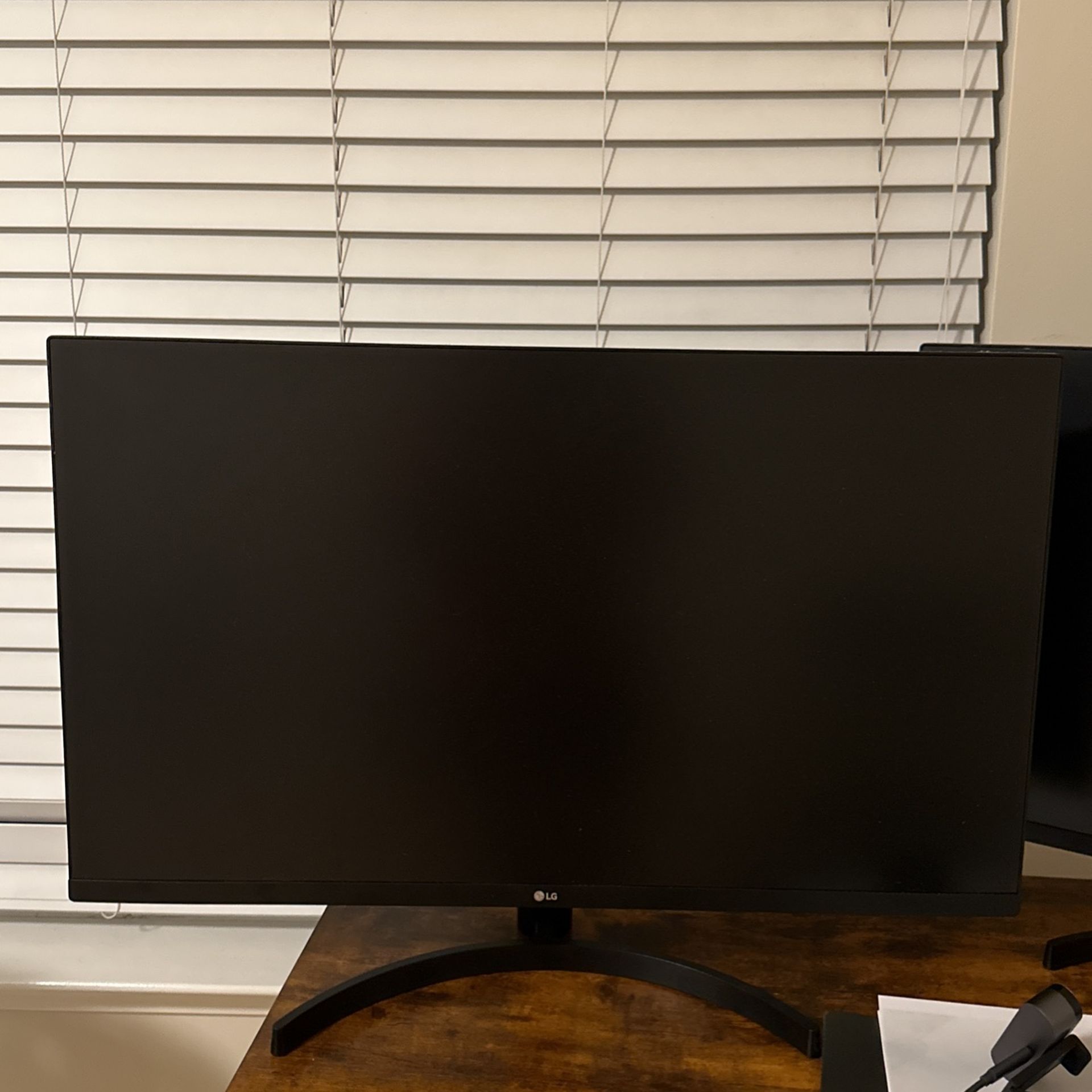 LG QHD 32-Inch Computer Monitor 32QN600-B, IPS with HDR 10 Compatibility and AMD FreeSync, Black