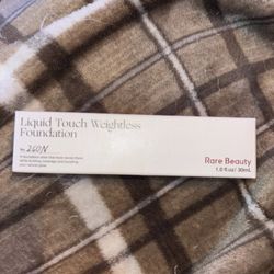 RARE BEAUTY foundation Shade 260N Medium With Neutral Golden UndertonesWith Neutral 