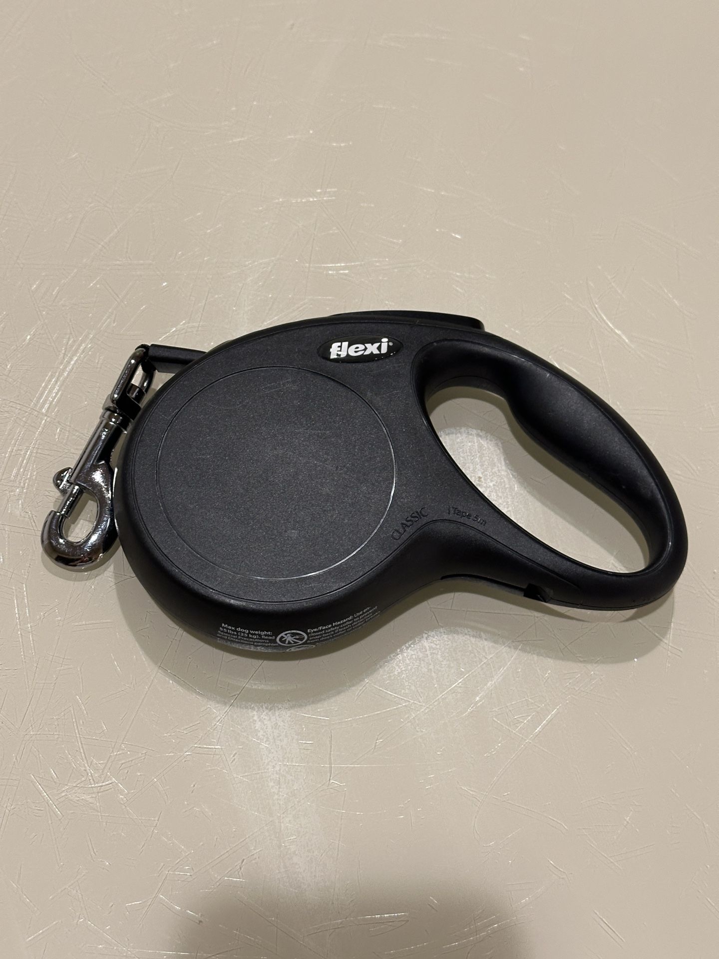 Flexi Classic Tape Retractable Dog Leash for up to 55 lbs and 16 feet