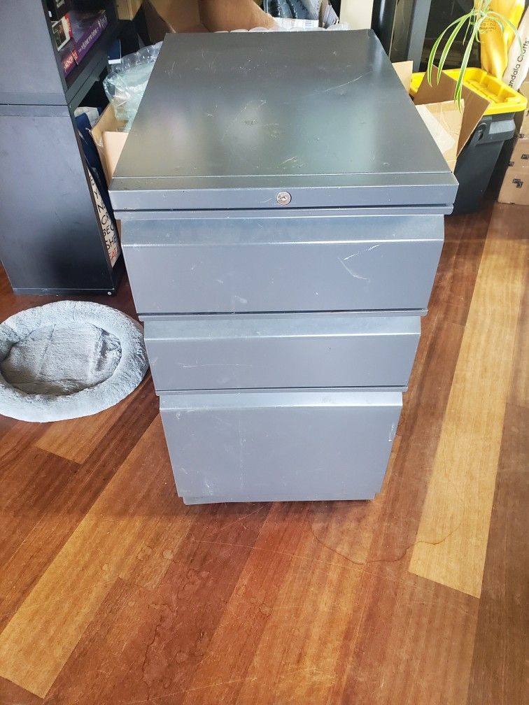 Free Filing Cabinet‐ You Haul