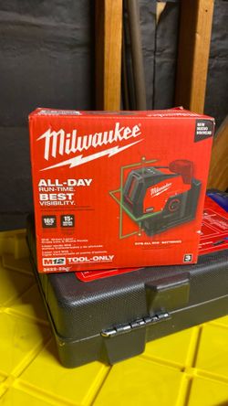 Milwaukee M12 Green Laser Cross Line &Plumb Points Cat.3622.20