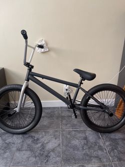 Mongoose 20 Inch Bmx Bike