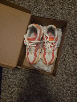 New Balance Kids 9060
Orange Red size13