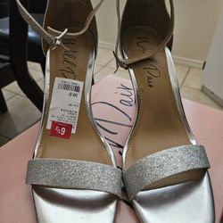 NWT Wild Pair Silver Glitter Women's 3 Inch Heels. Size 6.5. Must Pick Up In Horizon If Local 