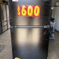 New Frigidaire Fridge 