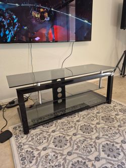 Nice Tempered Glass TV Entertainment Stand