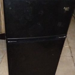 Artic King Mini Fridge 