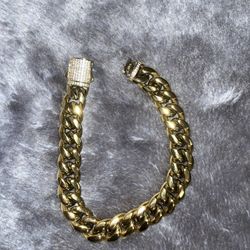 14kt Gold Plated Cuban Link Bracelet 