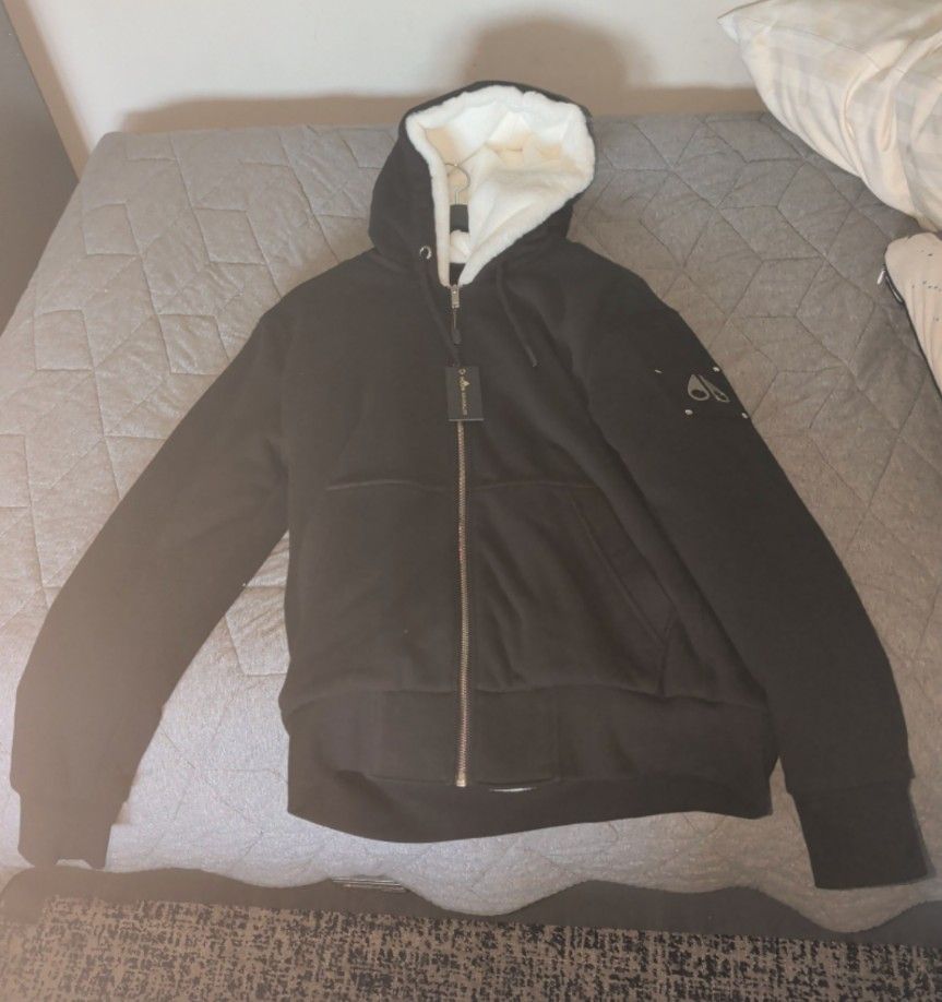 Large Black Moose Knuckles Bunny Sweatshirt With White Fur