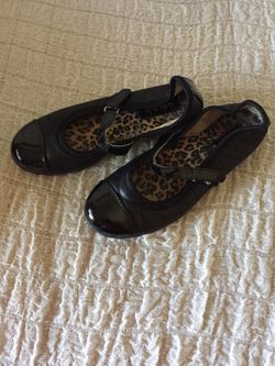 Cynthia Rowley Mary Jane flats sz 3