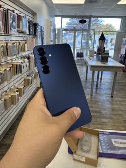 Samsung - Galaxy S25 Plus 5G 6.7" (Unlocked) (Pre-Owned) / 256GB / Good| $5 Down | Payment plan available