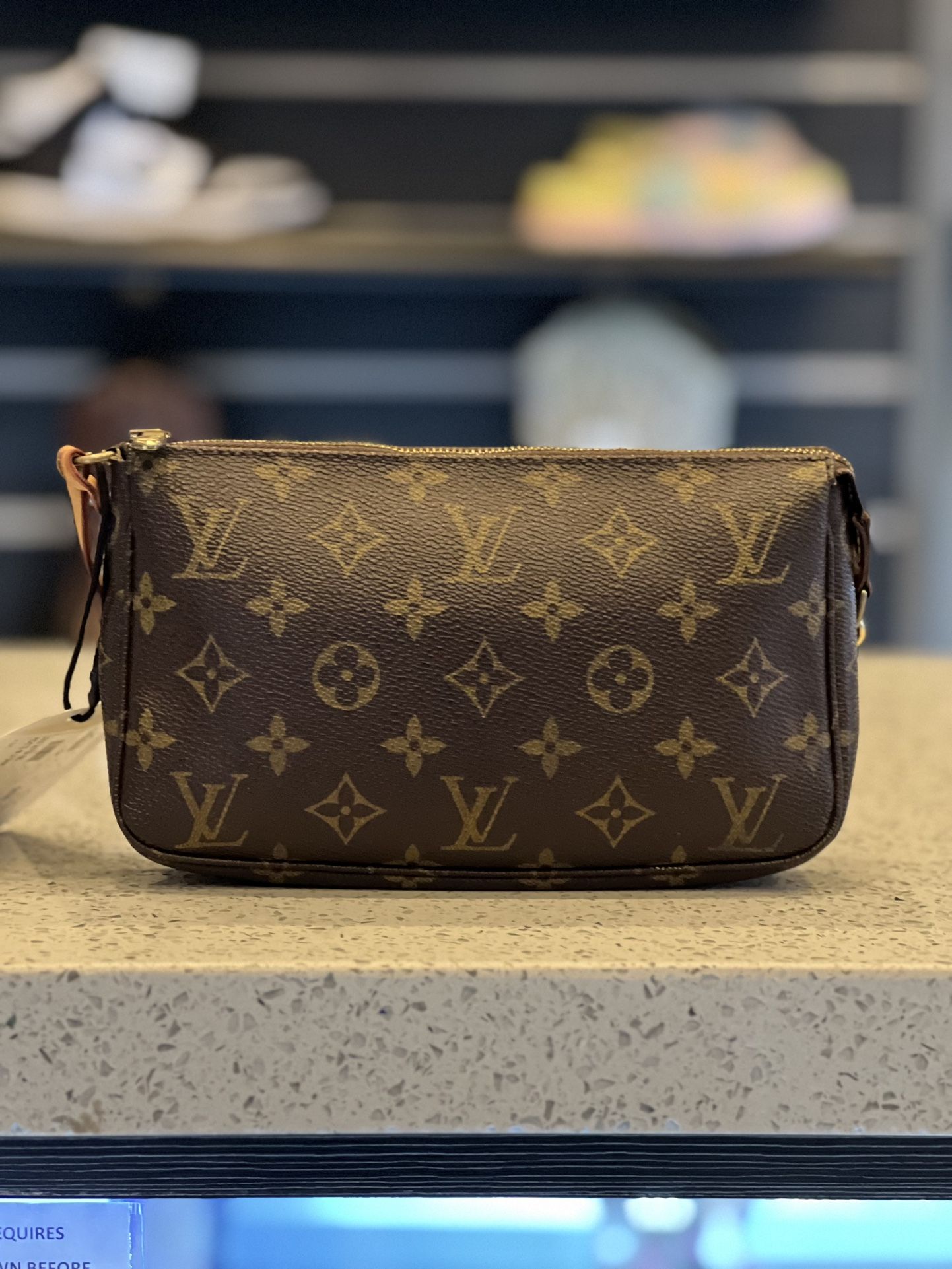 Louis Vuitton Pochette 