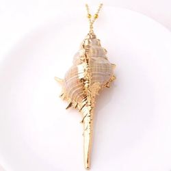 Bohemian shell pendant (gold plated) with 18in chain
