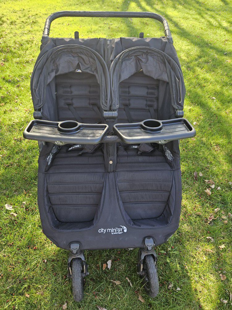 City Mini GT Double Stroller And Discontiued Belly Bar And Trays