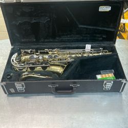 Yamaha Has-23 Saxophone With Case
